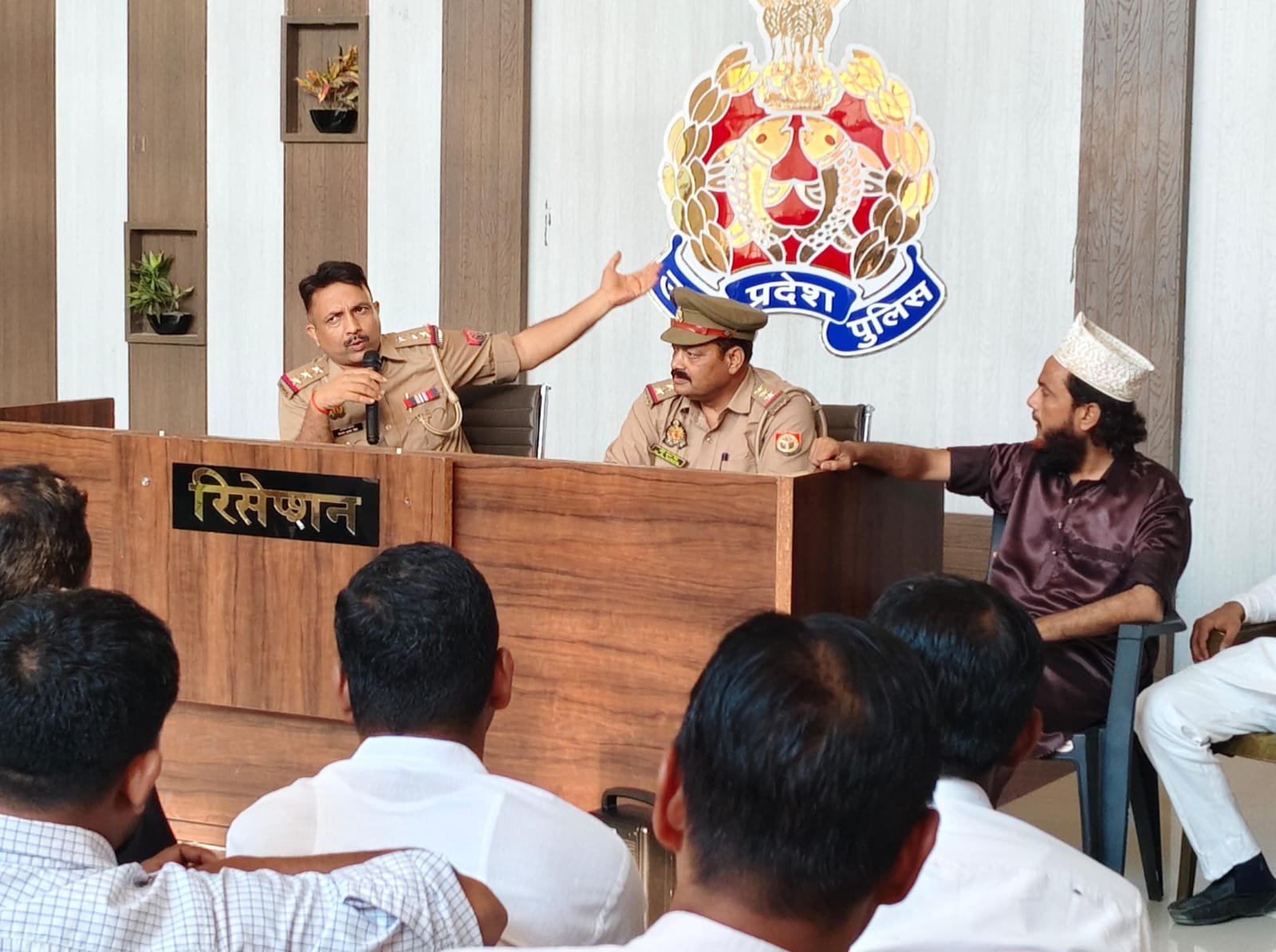 गोरखनाथ थाने में ईद-ए-मिलादुन्नबी और रक्षाबंधन को लेकर शांति समिति की बैठक