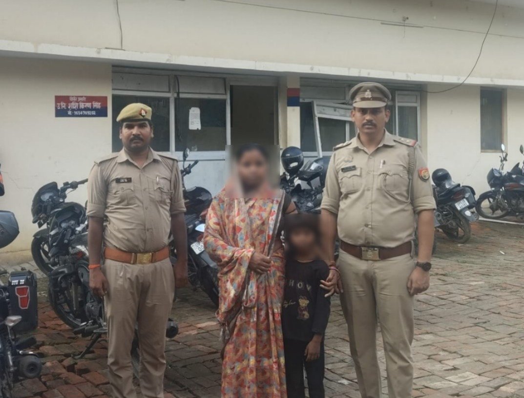 भटक रही 5 वर्षीय बच्ची को गीडा पुलिस ने एक घंटे में परिजनों से मिलाया